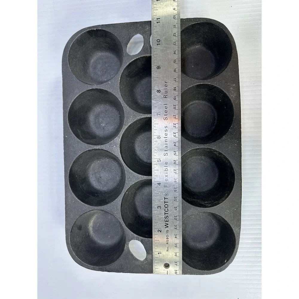 Vintage Cast Iron 11 Cup Popover Muffin Pan Rustic Skillet Stamped 2  On Bottom